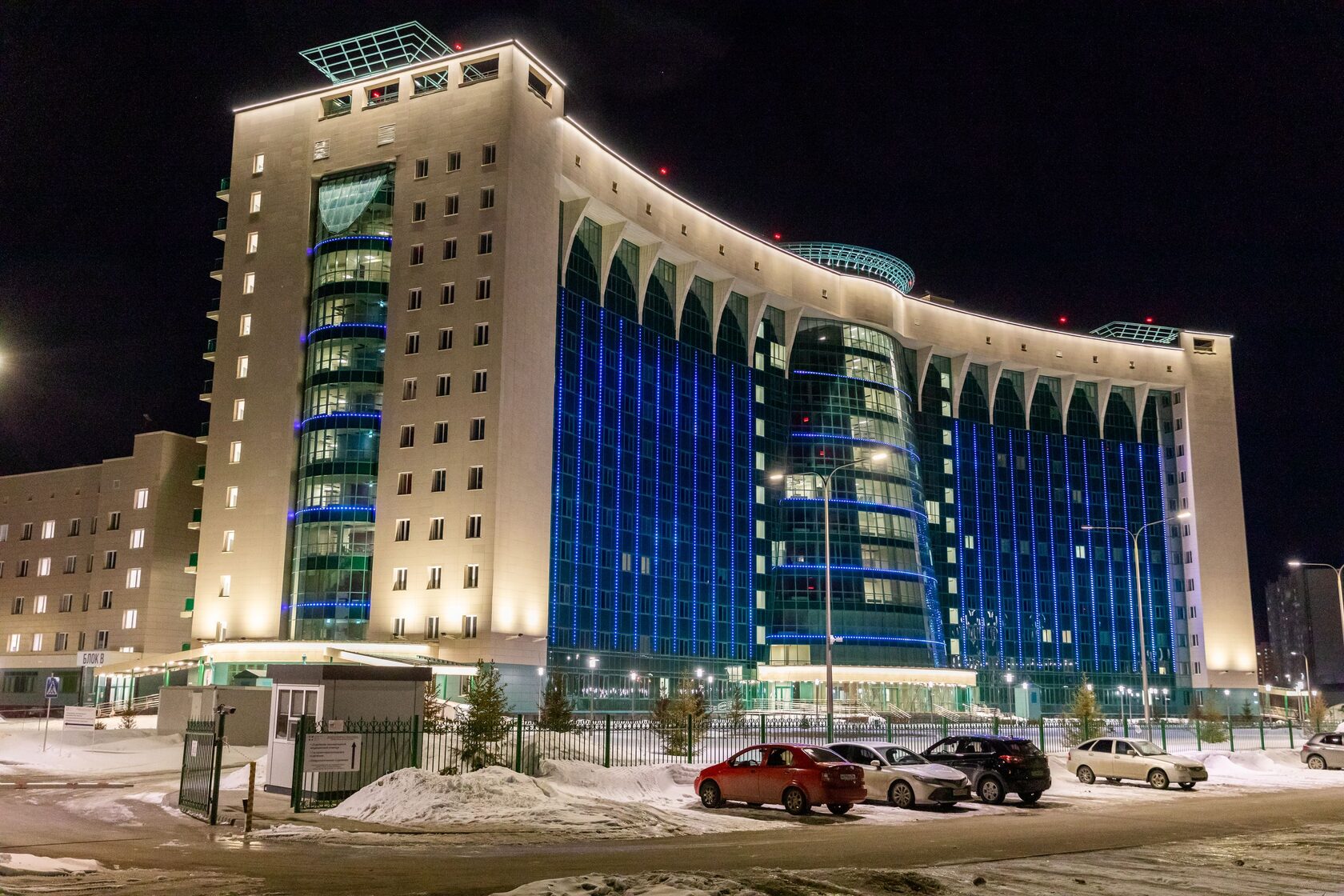 Архитектурное освещение центральной больницы в г. Нижневартовск